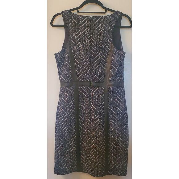 GUESS Body Con Dress Chevron Black Flattering V Neck Leather look Banding WOM 8 - Picture 4 of 12